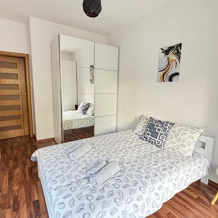 Nadmorski Dwor 14 - Plaza 1km, Parking, Sauna, Fitness Apartment